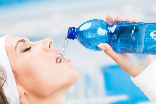Egy hét alatt 5 kg súlyfeleslegtől szabadulhatsz meg, ha sok vizet iszol